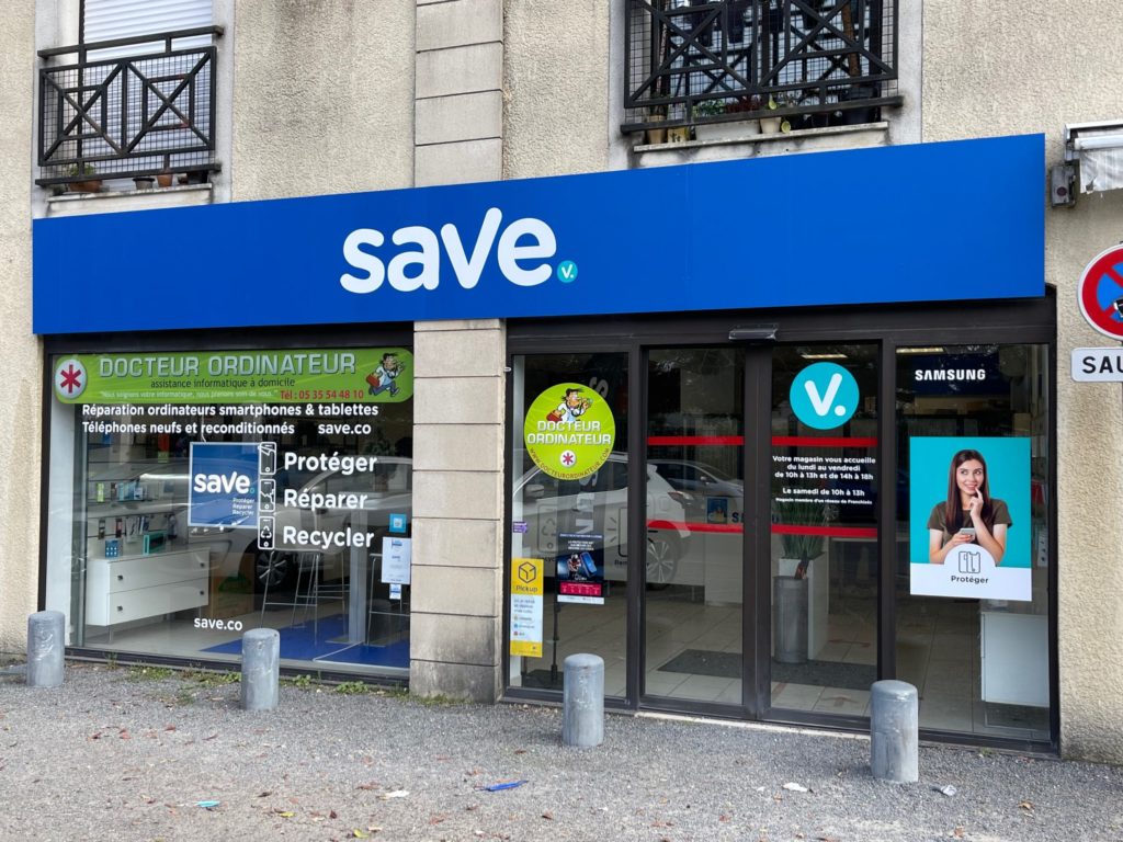 Entrée de l'agence Odtek située à Gradignan : accueil de vos experts en solutions informatiques pour professionnels.